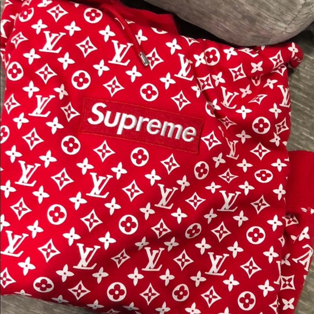 LOUIS VUITTON X SUPREME HOODIE REAL